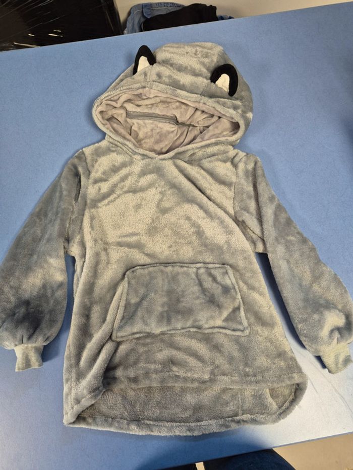 Pull à capuche taille 4 ans