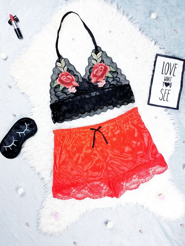 Pyjama satiné rouge avec crop top en dentelle noire - T.S ou T.36 🖤