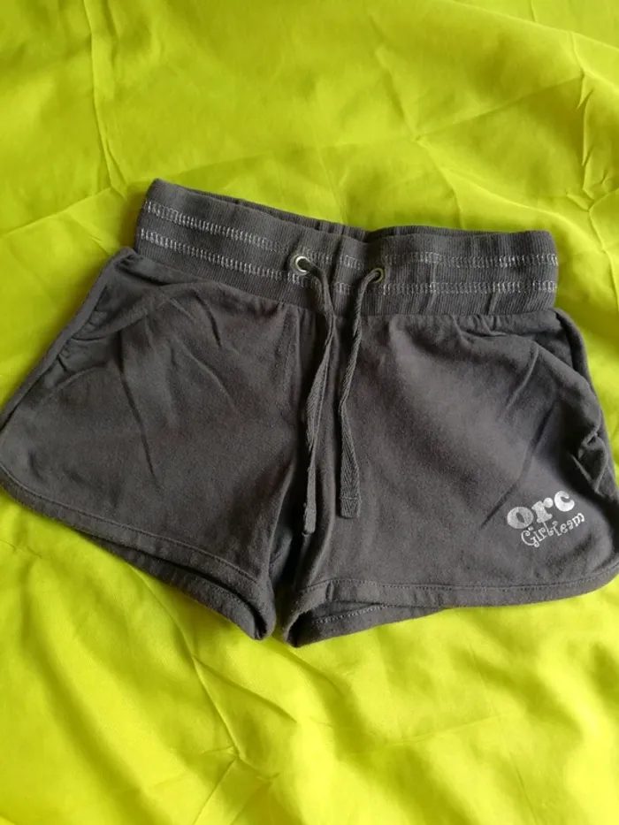 Short gris fille