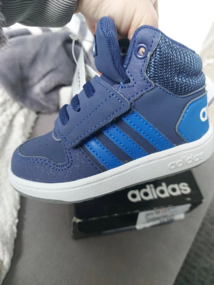Baskets Adidas taille 21 neuve - photo numéro 5