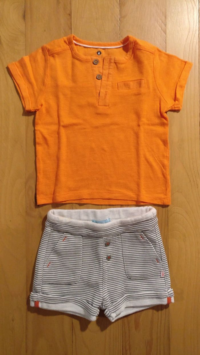 Ensemble short/T-shirt blanc/bleu/orange