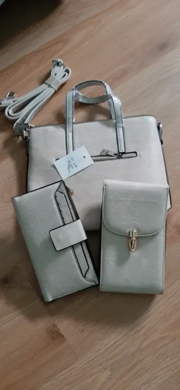 Ensemble sac à main, porte portable et portefeuille beige
