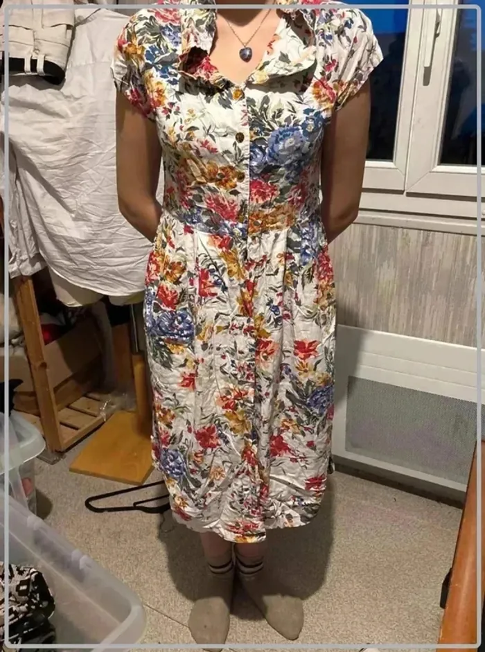 Magnifique  robe  fleurie taille 40/L  marque  canda