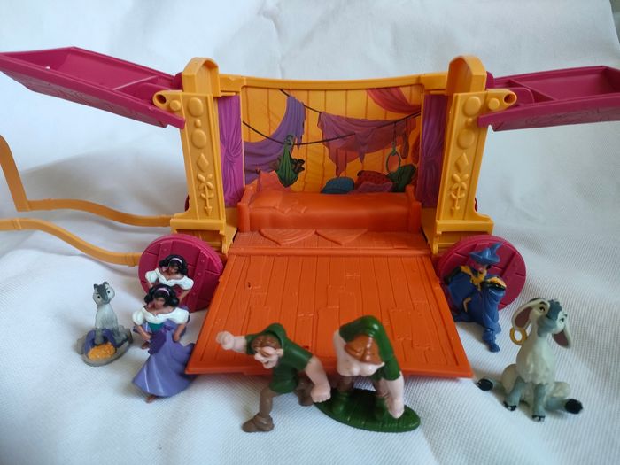 Lot jouets le Bossu de notre Dame - photo numéro 2