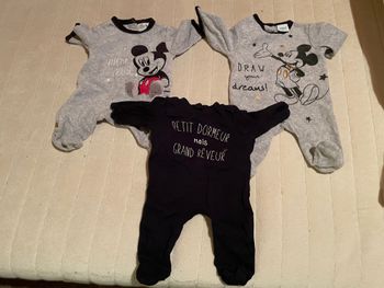 Pyjamas 1 mois
