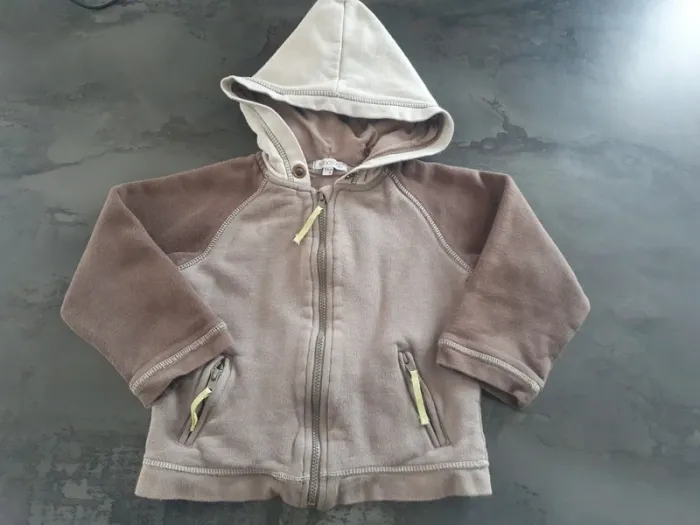 Veste à capuche taille 3 ans
