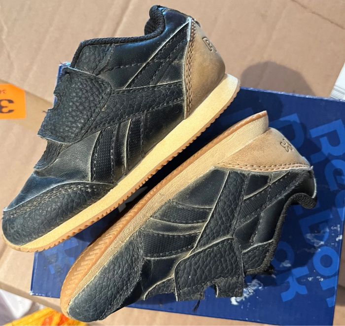 Jolie paire de baskets Reebok T. 22 garçon - photo numéro 4