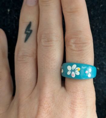 Bague en plastique style vintage