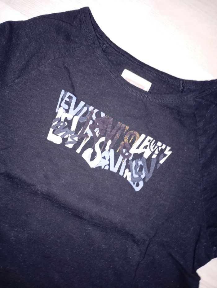 Tee-shirt noir Levis Strauss
T. 10 ans - photo numéro 2
