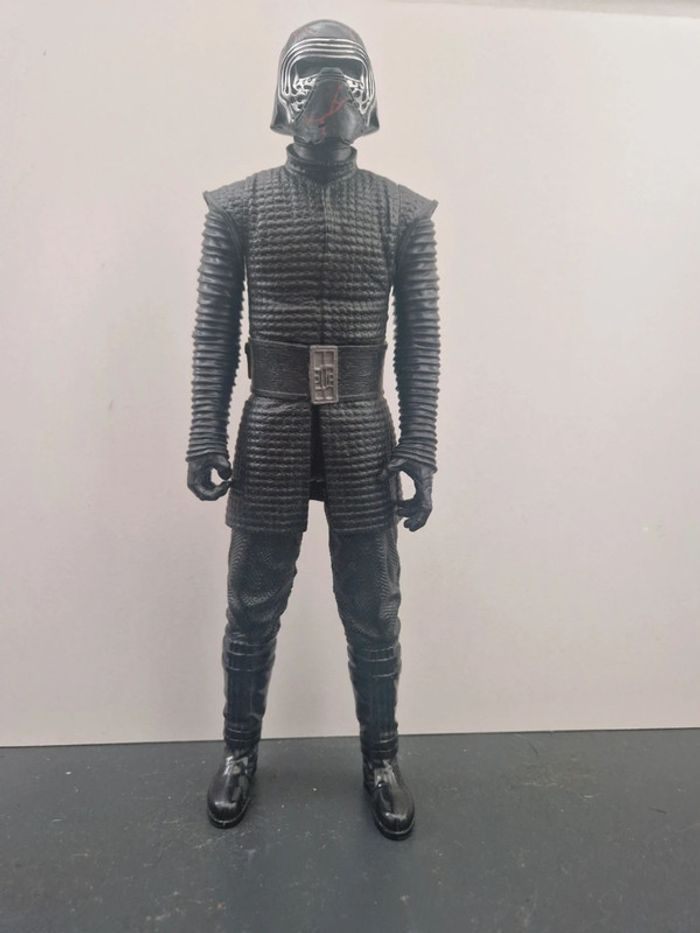 Figurine hasbro kylo ren