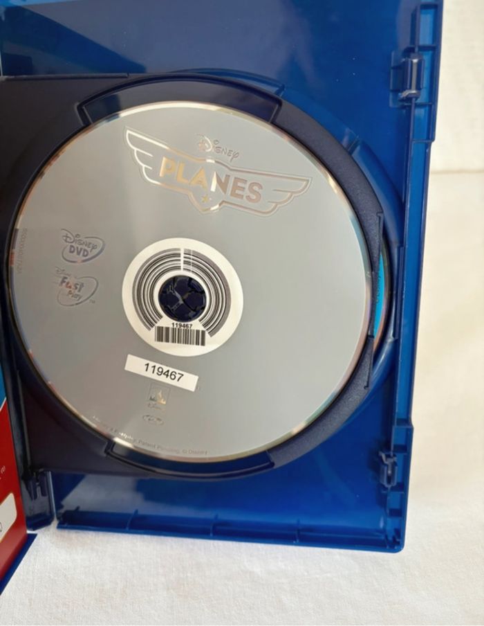• Dvd Disney numéroté ~ Planes (108) & Planes 2 (111) • - photo numéro 3