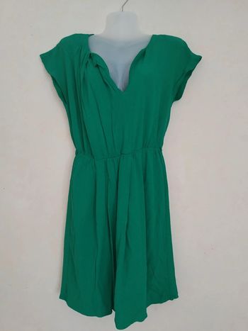 Robe verte fluide