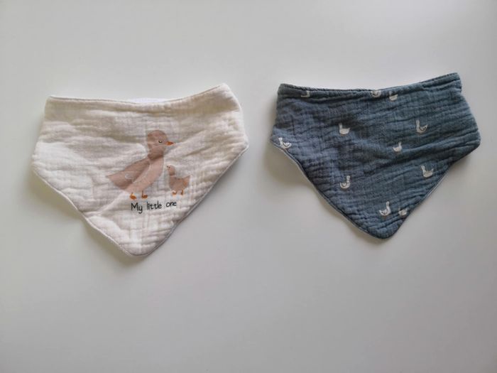 Lot de 2 bavoirs bandana Kiabi