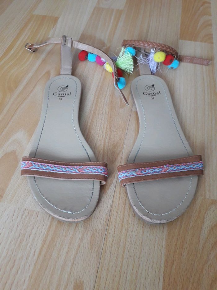 Nus pieds fille