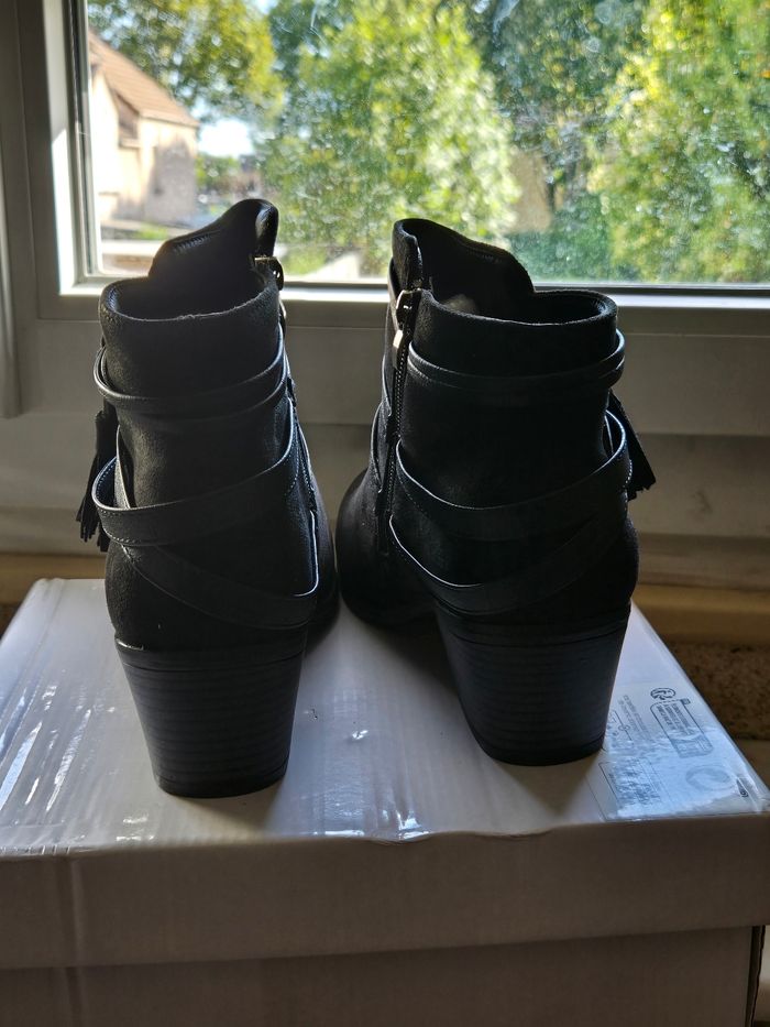 Bottines noires simili/suédine P.39 neuves - photo numéro 4