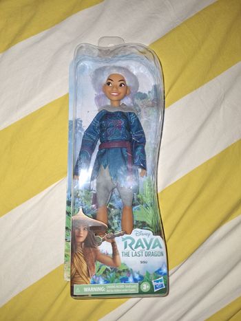 Poupée Sisu issu de raya et Le dernier Dragon