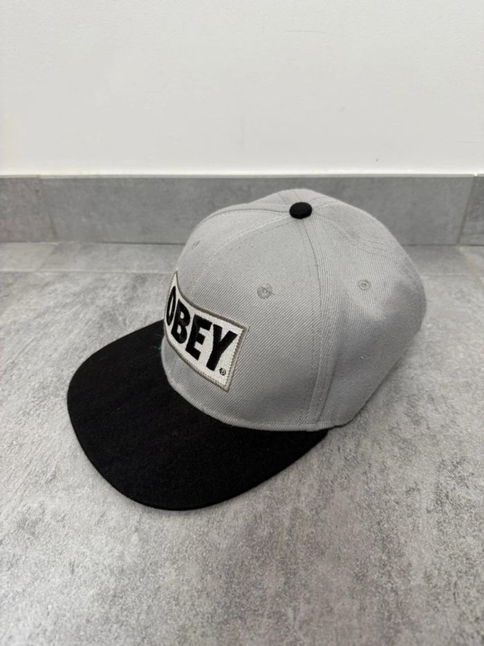 Casquette Obey grise et verte super état - photo numéro 2