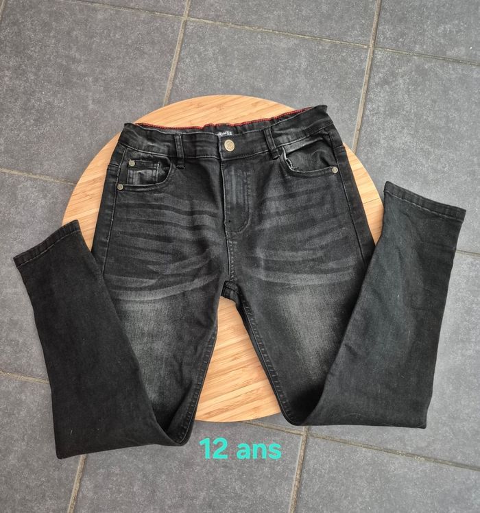 4 jeans garcon taille 12 ans tres bon etat - photo numéro 5