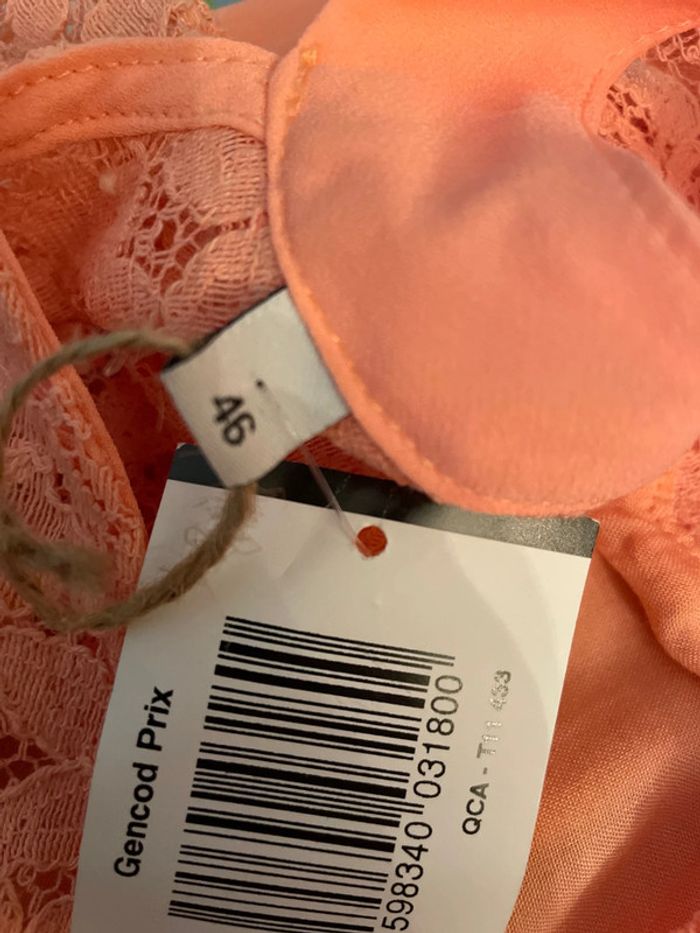 Robe neuve femme – Taille 46 – Coloris saumon avec dentelle – Élégante et raffinée - photo numéro 6