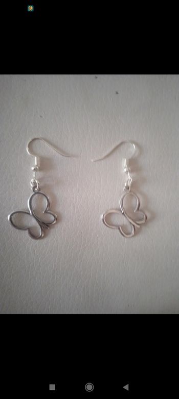 Boucle d'oreille papillon