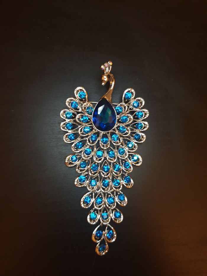 Broche "Paon" bleue et argentée - photo numéro 3