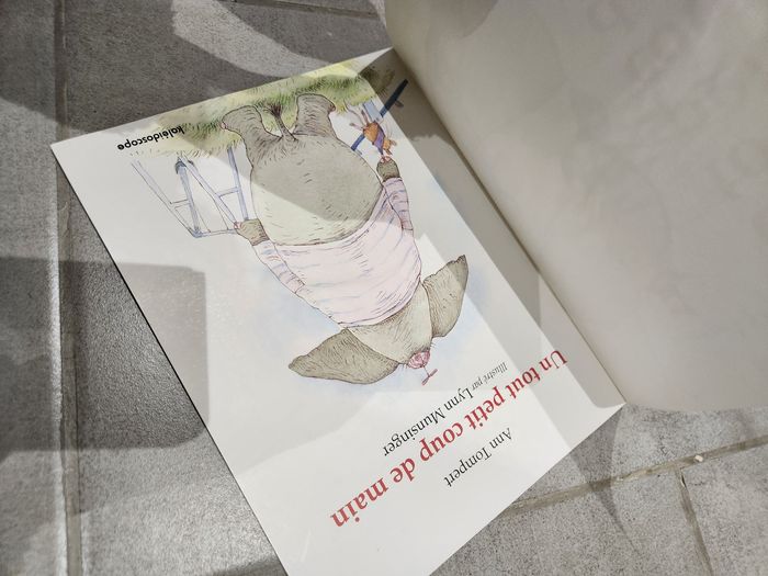 Livre souple enfant : un tout petit coup de main - photo numéro 6