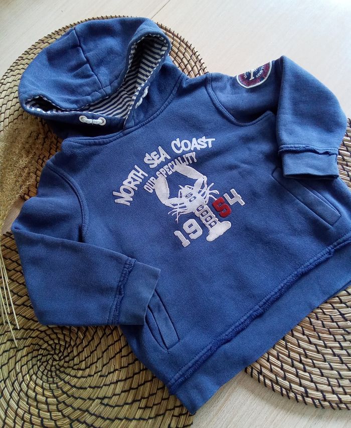 sweat bleu à capuche avec inscription Tex taille 3/4 ans