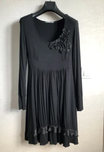 Robe fluide noire DDP