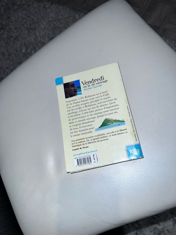 Livre vendredi ou la vie sauvage