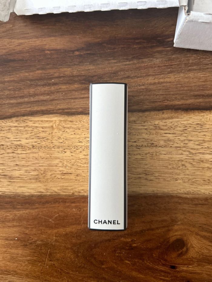 Chanel Rouge Allure Velvet - photo numéro 6