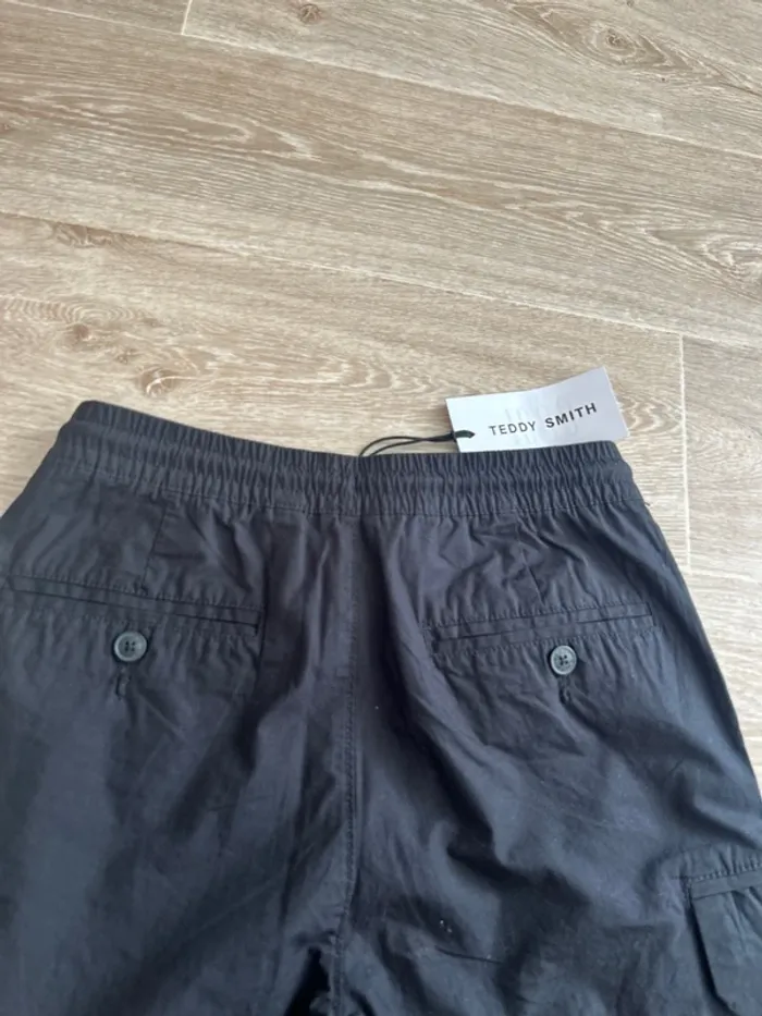 Short cargo noir Teddy Smith 16ans - photo numéro 4