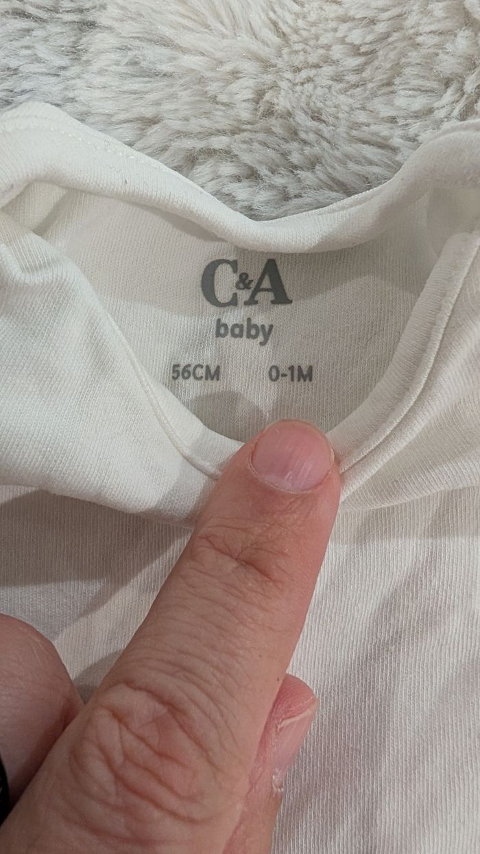 Body C&A taille 1 mois - photo numéro 3