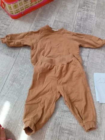 Ensemble pull et pantalon zara 12 mois 74 cm