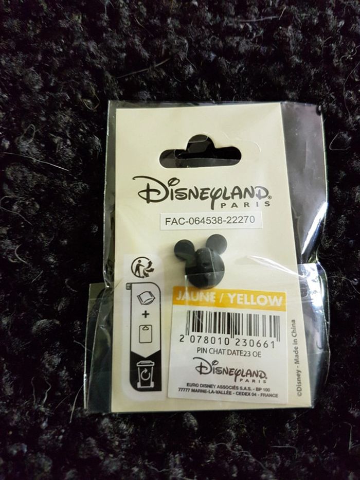 Pin's disneyland paris 2023 - photo numéro 2