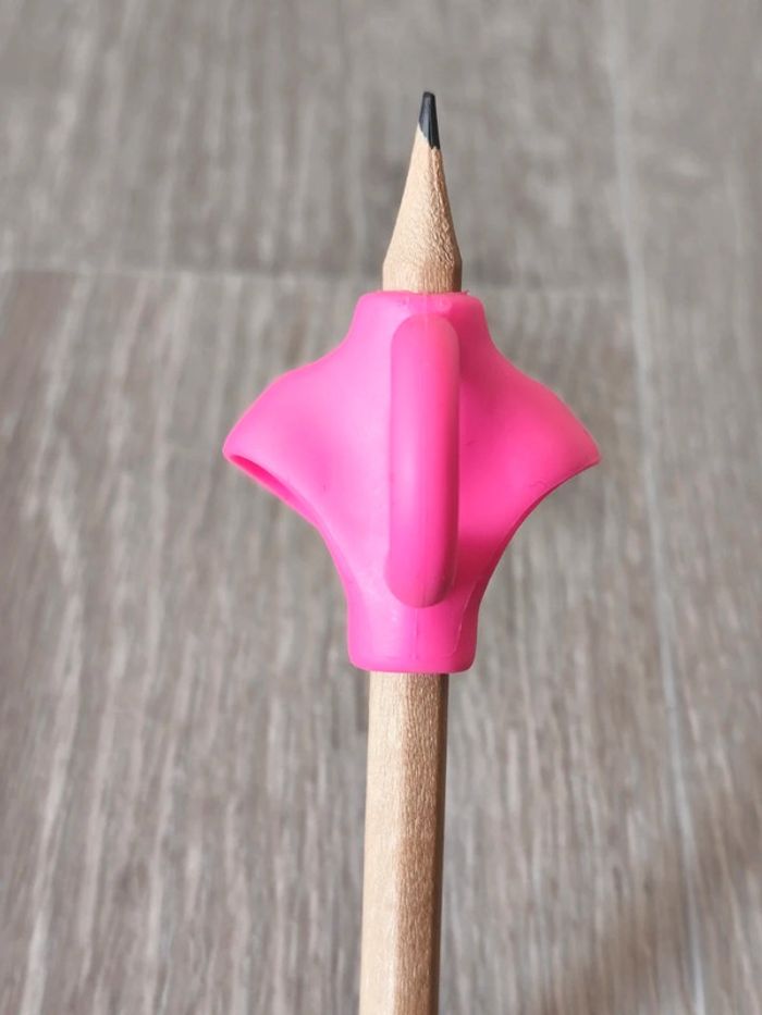 Correcteur de posture d'écriture en silicone souple - photo numéro 8