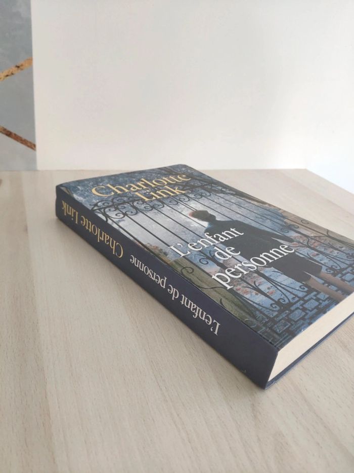 Livre grand format L'enfant de personne Charlotte Link - photo numéro 2