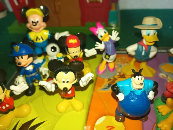 Lot de figurines Disney ( Donald's /mickey /mini /plutôt) - photo numéro 3