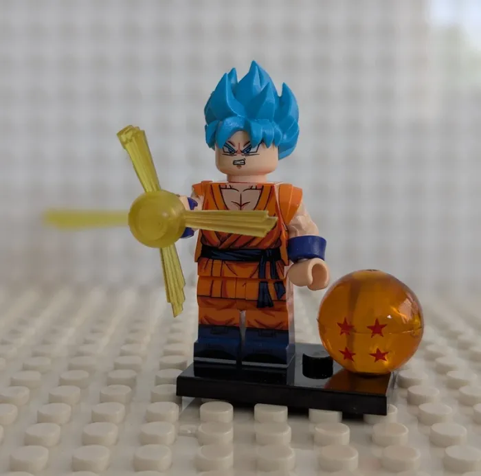 Figurine Dragon Ball Super : Goku SSB , style lego