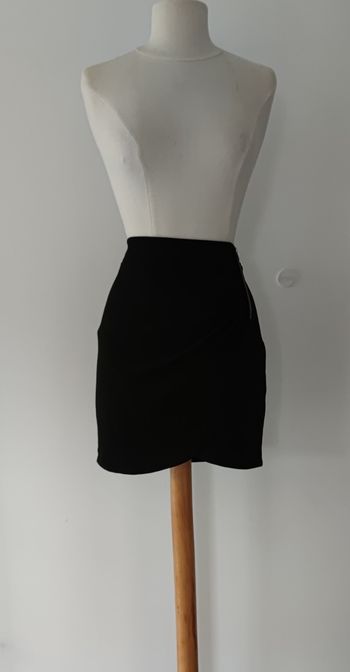 Jupe Squitos femme taille 38 noire – Coupe droite – Très bon état