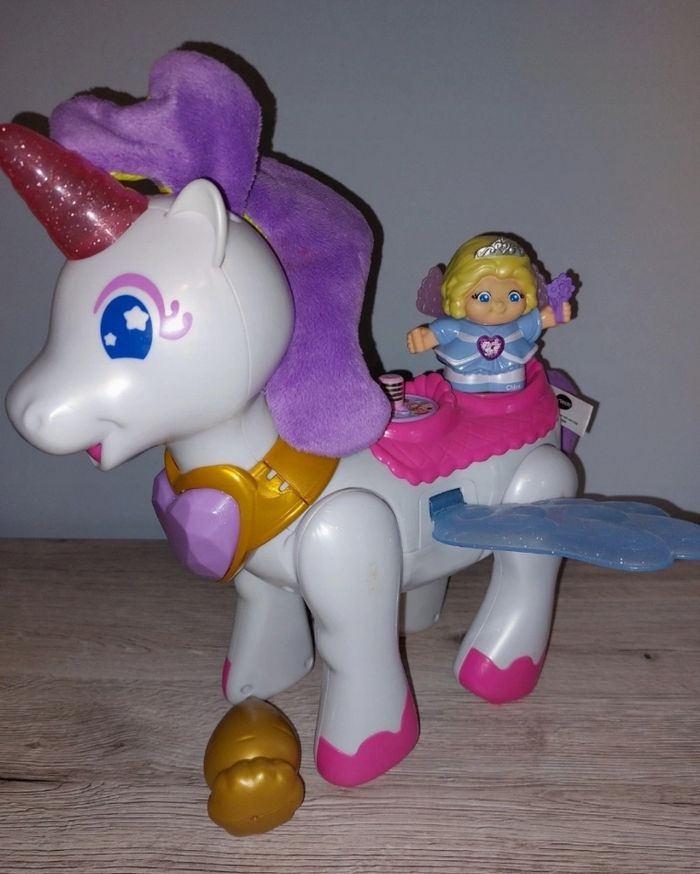 Azalée la licorne Vtech