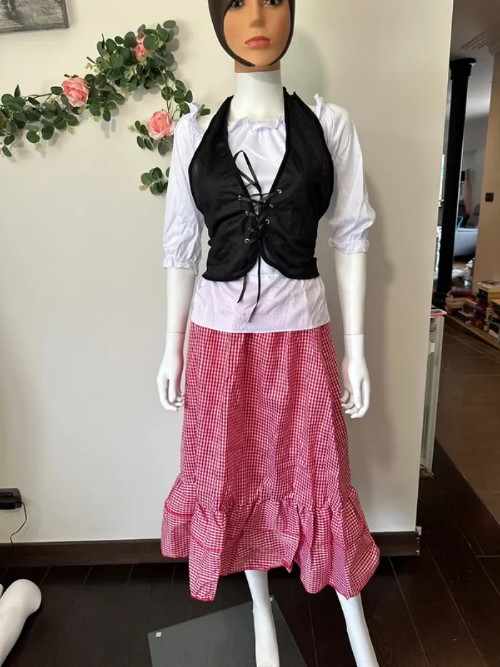 Costume country