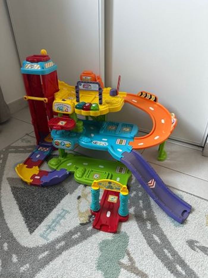 Garrage tut tut bolides