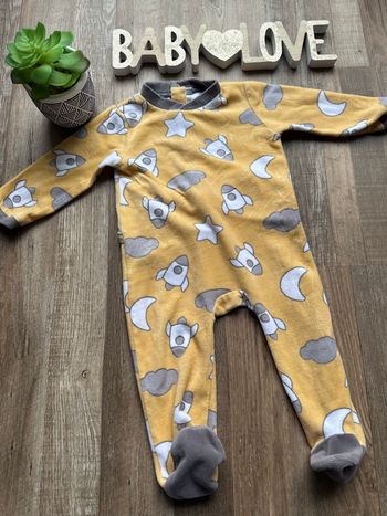 - Pyjama - 18 mois - Très bon état 