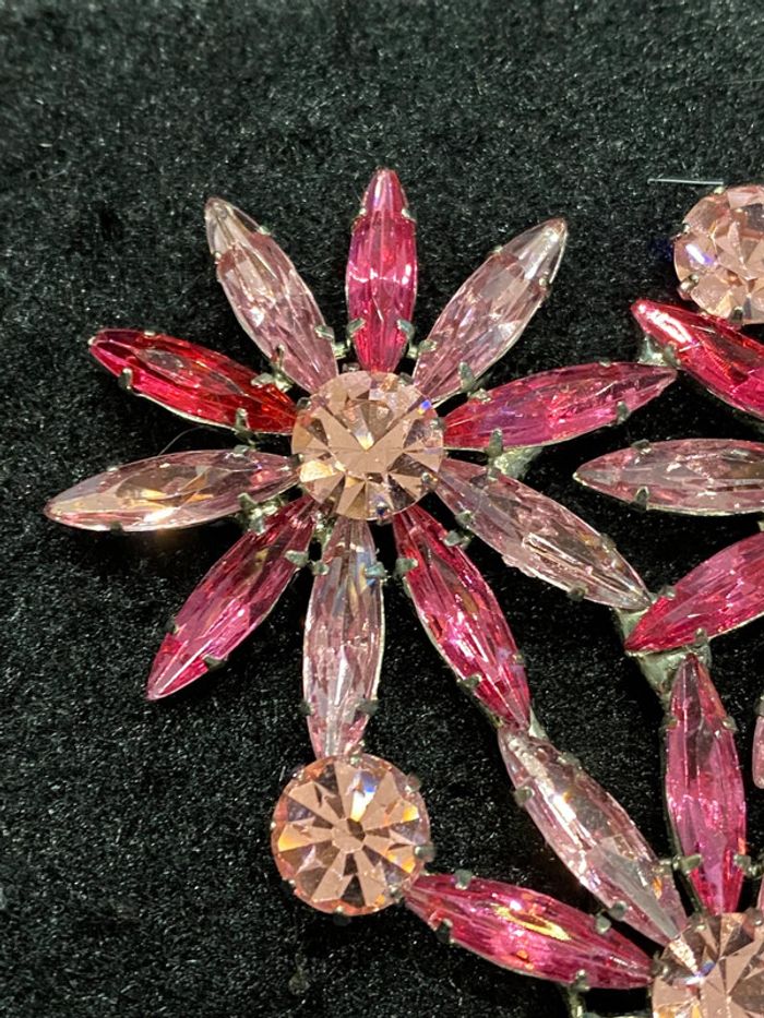 Jolie broche vintage fantaisie strass rose et fushia - photo numéro 5