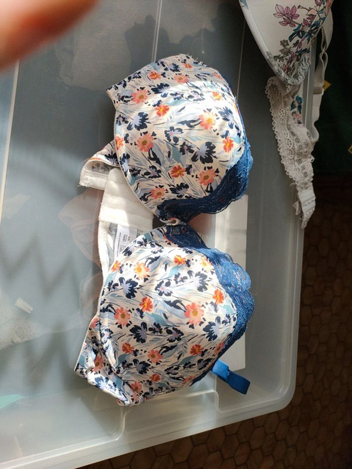 Soutien gorge - photo numéro 2