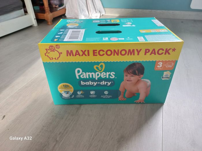 Couches pampers taille 3