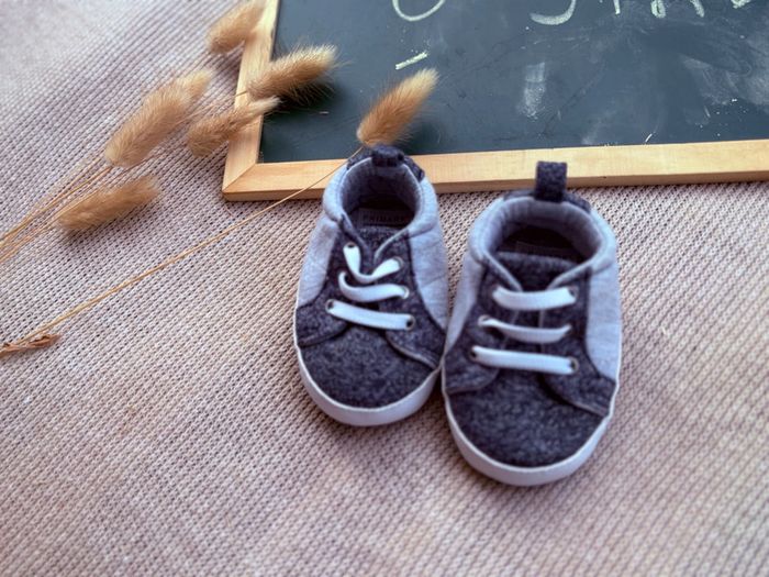 Basket bébé,taille 0 3 mois, garçon, marque primark - photo numéro 2