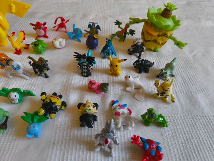 Lot figurines pokémon - photo numéro 2