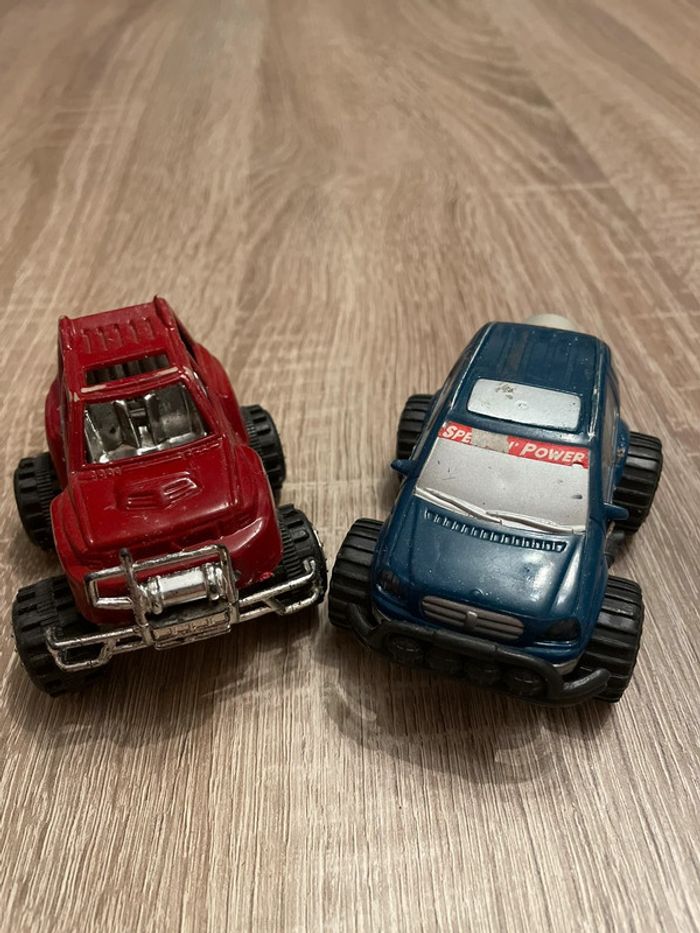 Un très beau quad rouge 🥰 le bleu est offert