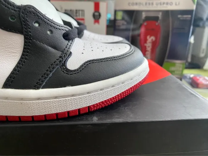 Jordan 1 high rétro high satin black toe - photo numéro 14